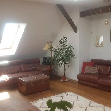Helle Dachgeschosswohnung Fuer 8 Personen In Zentraler Lage Berlin Exterior photo
